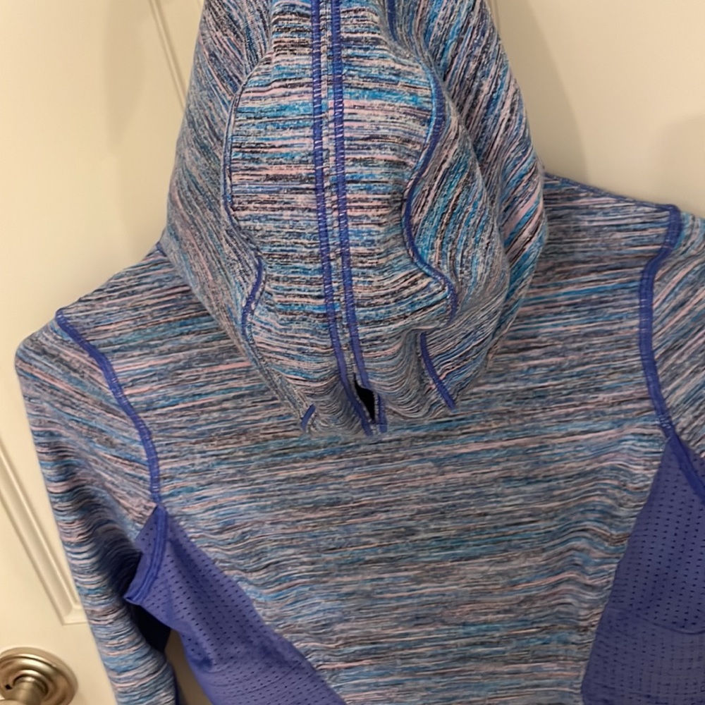 Ivivva Zip up - Picture 4 of 5